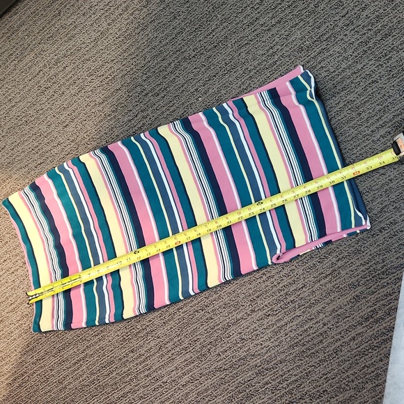 Maeve Pencil Skirt Size Medium - Picture 8 of 12